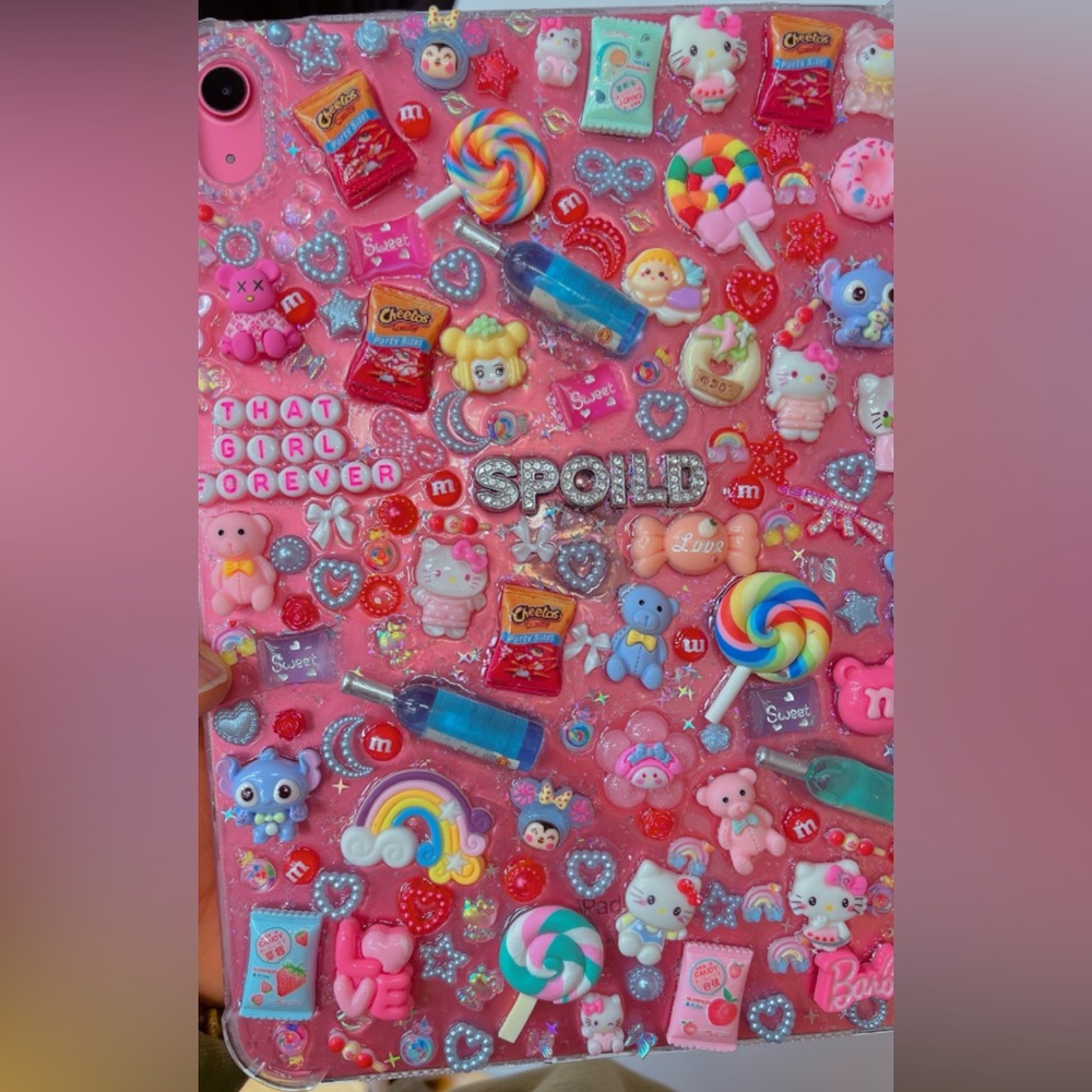 Junk iPad case with Apple Pencil holder